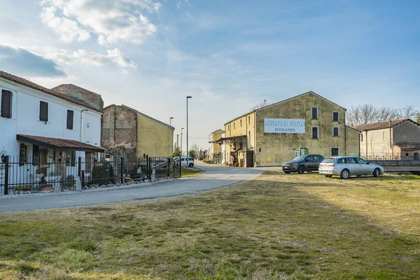 Oud Verlaten Huis Stad — Stockfoto