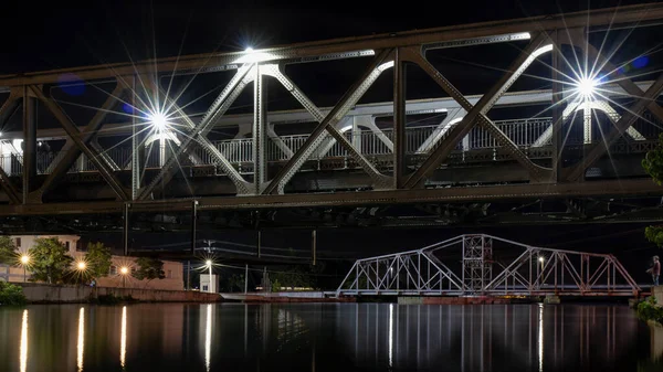 Vista Notturna Della Città Del Ponte Sera — Foto Stock