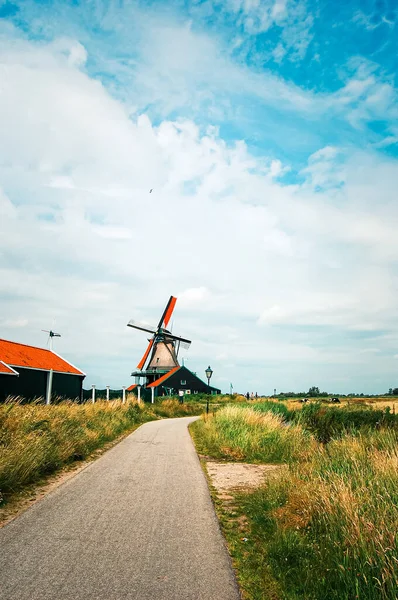 Windmühle Auf Dem Land — Stockfoto