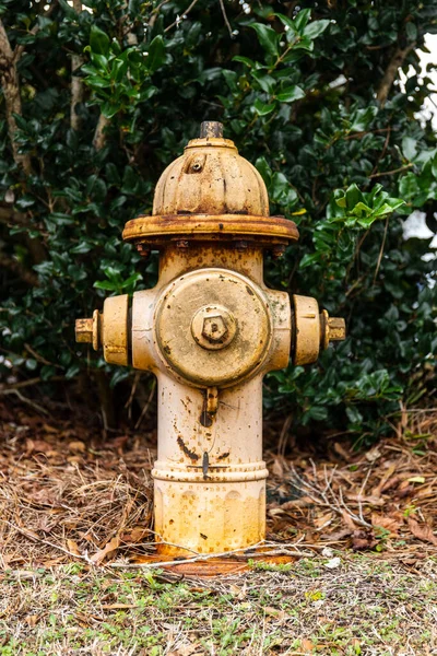 Velho Hidrante Metal Enferrujado Rua — Fotografia de Stock