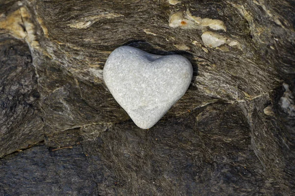 Камень Форме Сердца Пляже — стоковое фото