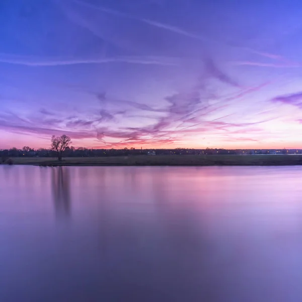 Belo Pôr Sol Sobre Lago — Fotografia de Stock