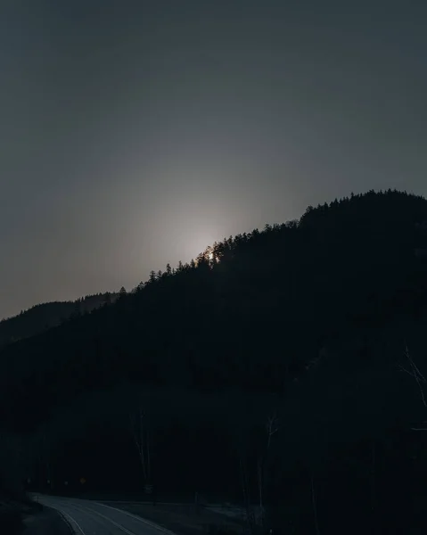 Vackert Landskap Med Träd Fjällen — Stockfoto