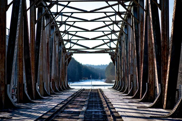 Железнодорожные Пути Железнодорожный Мост Небо Заднем Плане — стоковое фото