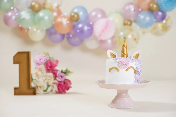 Doğum Günü Pastası Pembe Güller Mumlarla — Stok fotoğraf