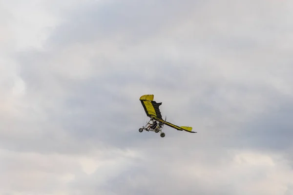 Drone Che Vola Nel Cielo — Foto Stock