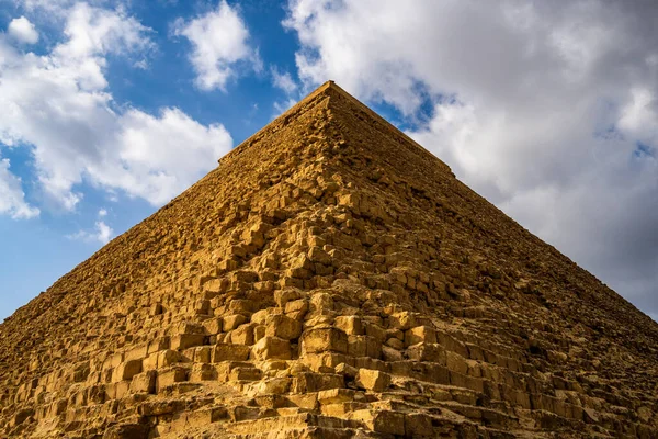 吉萨城墙的金字塔 古老的狮身人面像 — 图库照片