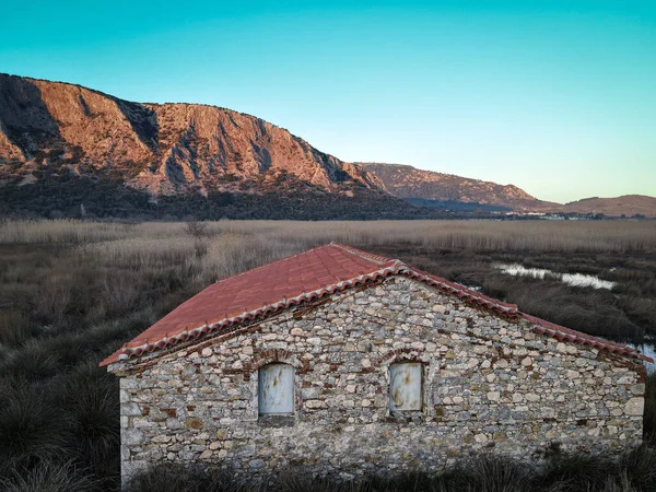 Старый Дом Горах — стоковое фото