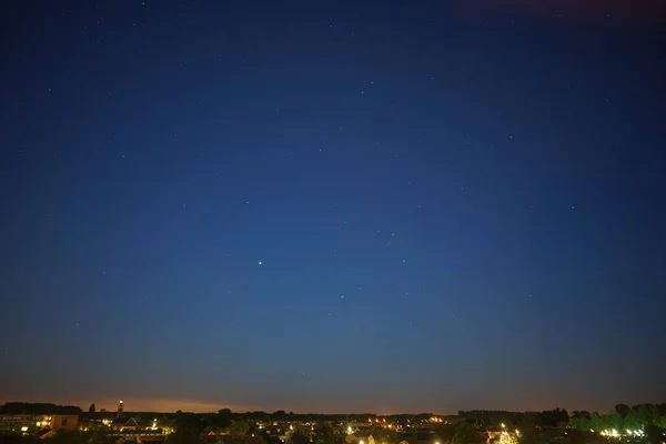 Natthimmel Med Stjärnor Och Måne — Stockfoto