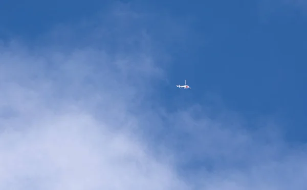 Céu Azul Com Nuvens — Fotografia de Stock