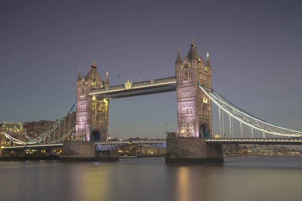 Ponte Torre Sobre Rio Tamisa Londres Reino Unido — Fotografia de Stock