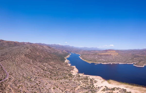 鸟瞰全岛上的群山最美的风景 — 图库照片