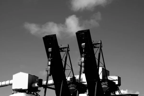 Ασπρόμαυρη Εικόνα Εργοστασίου Άνθρακα — Φωτογραφία Αρχείου