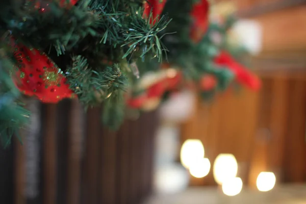 Árbol Navidad Con Luces Fondo Bokeh —  Fotos de Stock
