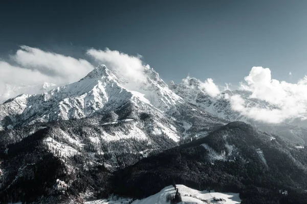 山の中の美しい山の風景 — ストック写真