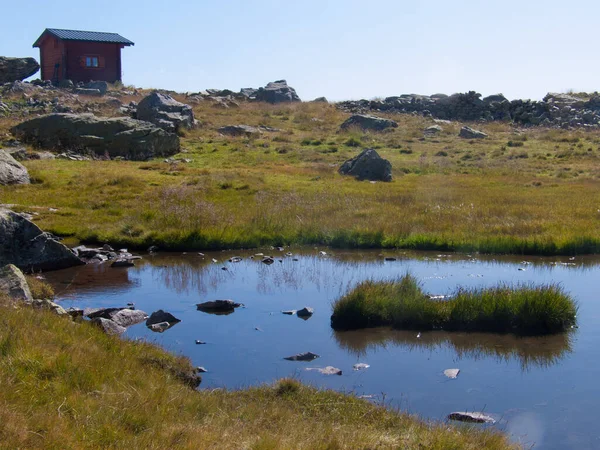 Ein Schöner Blick Auf Den Fluss Den Bergen — Stockfoto