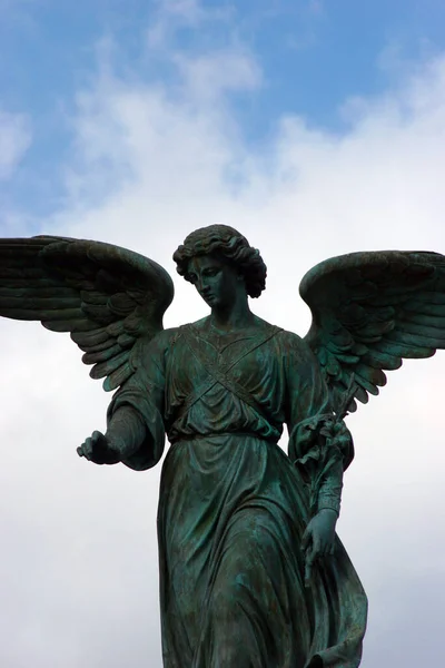 Estátua Belo Anjo Parque — Fotografia de Stock