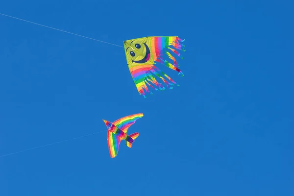 Bunte Drachen Fliegen Den Himmel — Stockfoto