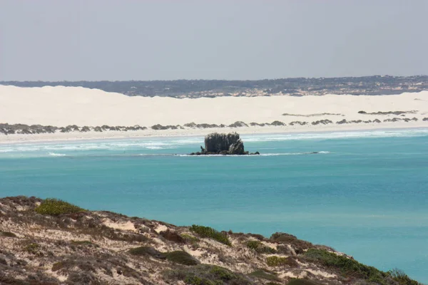 Una Hermosa Vista Playa Océano Pacífico Isla Del Mar Mediterráneo — Foto de Stock
