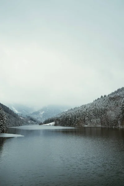 Beau Paysage Avec Lac Montagnes — Photo