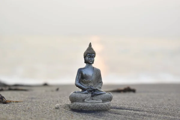Statua Buddha Sulla Spiaggia — Foto Stock