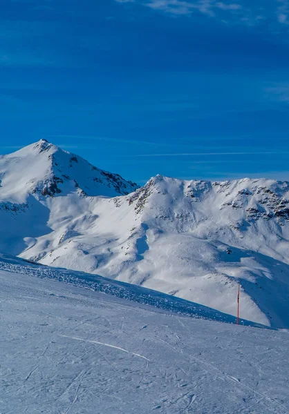 高山上的滑雪坡 — 图库照片