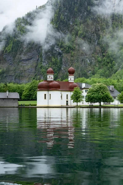 Utsikt Över Sjön Bergen — Stockfoto