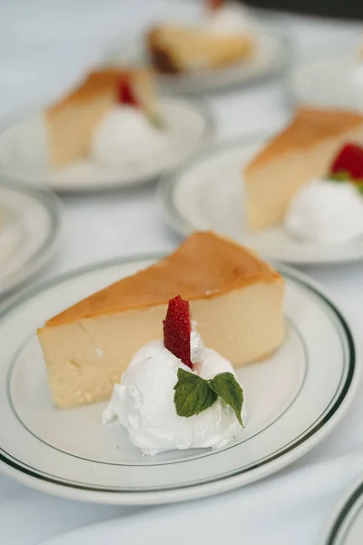 Delicious Cheesecake Cream Berries — Stock Photo, Image