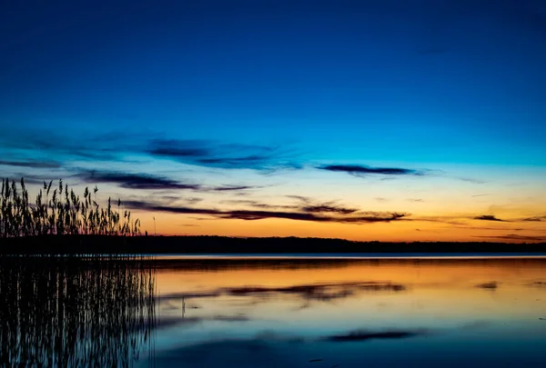Прекрасний Захід Сонця Над Озером — стокове фото