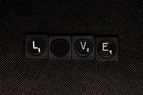 Ord Kjærlighet Skrevet Svart Bakgrunn – stockfoto