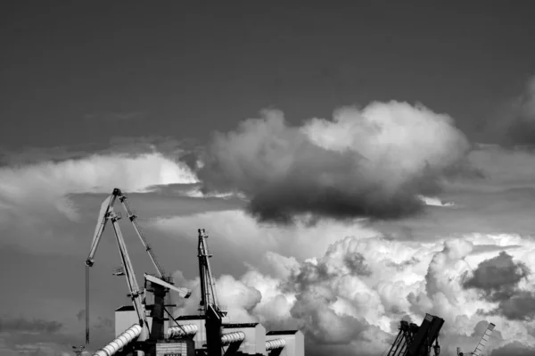 Černé Bílé Mraky Obloze — Stock fotografie