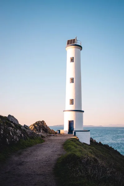 Sahildeki Deniz Feneri — Stok fotoğraf