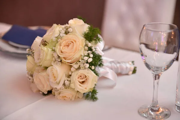 Bruiloft Tafel Zetting Met Bloemen Glas — Stockfoto