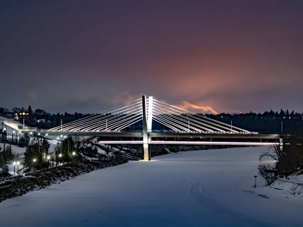 Θέα Της Γέφυρας Χειμώνα Στο Φόντο Της Φύσης — Φωτογραφία Αρχείου