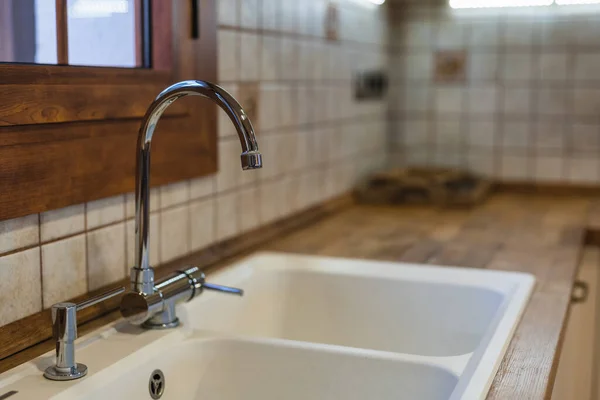 Wasserhahn Und Waschbecken Badezimmer — Stockfoto