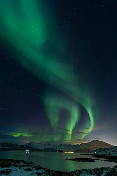 Północne Światła Nad Górami Polarnymi — Zdjęcie stockowe
