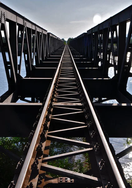 Železniční Most Přes Řeku — Stock fotografie