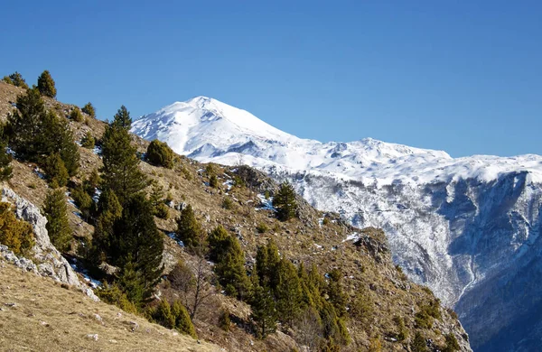 Doğa Arka Planındaki Dağların Güzel Manzarası — Stok fotoğraf