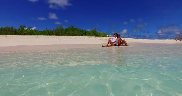 Happy Couple Beach Tropical Island — Stock Photo, Image