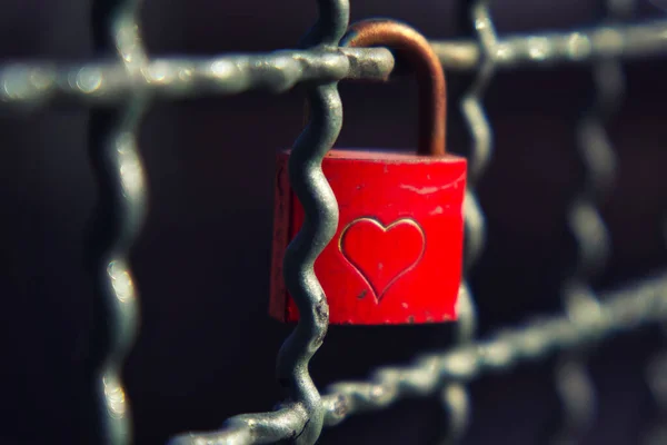 Hangslot Hart Achtergrond Van Brug — Stockfoto