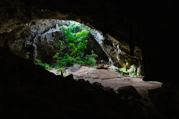 동굴에 신전의 아름다운 — 스톡 사진