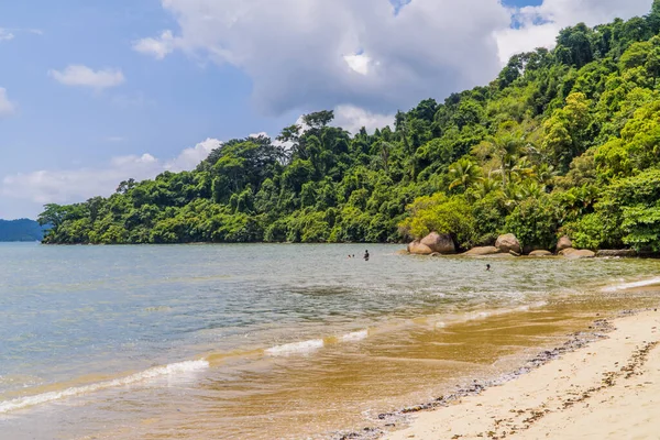 Bela Praia Tropical Com Céu Azul — Fotografia de Stock