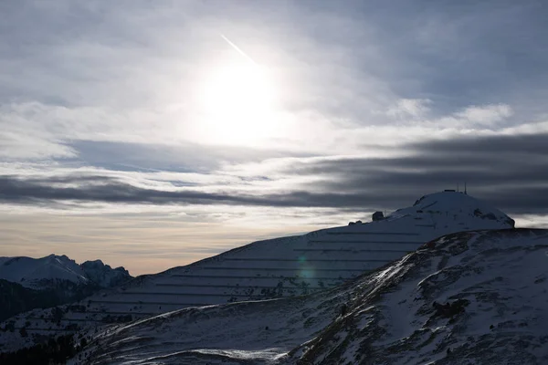 Dağlarda Güzel Bir Gün Batımı — Stok fotoğraf