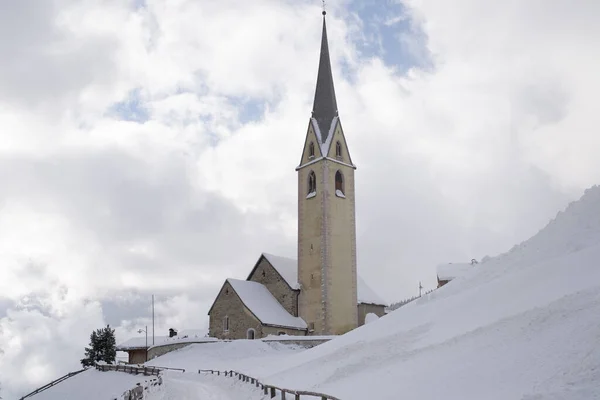Kirche Den Bergen — Stockfoto