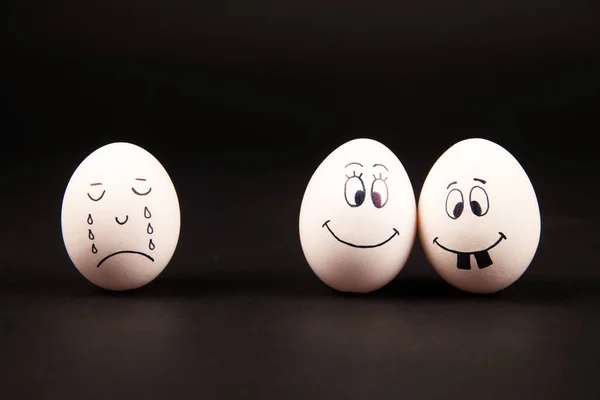 Dos Huevos Seguidos Sobre Fondo Negro — Foto de Stock