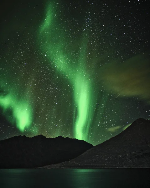アイスランドのオーロラ ボアリスは — ストック写真