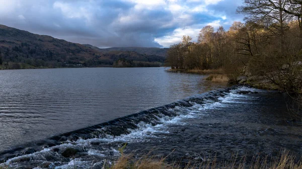 Prachtig Landschap Van Rivier Bergen — Stockfoto