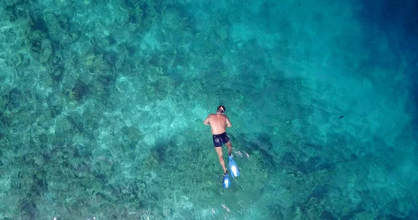 Joven Nadando Agua —  Fotos de Stock