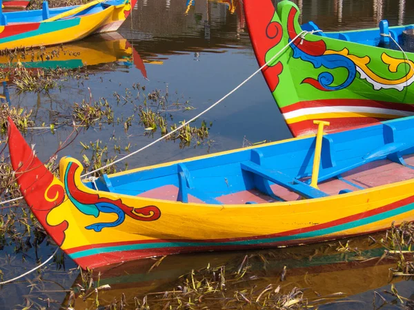 Barche Colorate Acqua — Foto Stock