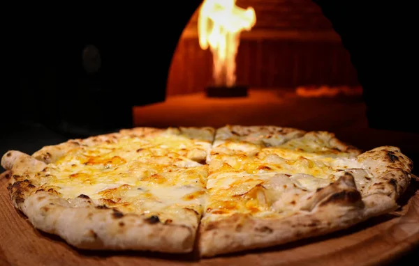 Pizza Serem Pomidorem Tle — Zdjęcie stockowe